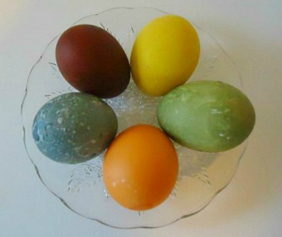 homemade natural easter egg dyes