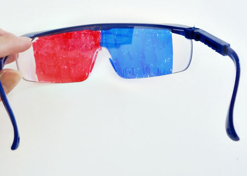 homemade 3D glasses