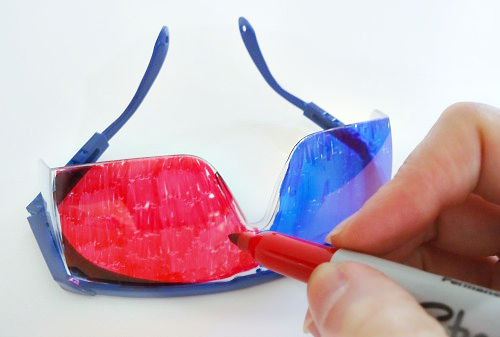 making homemade 3D glasses