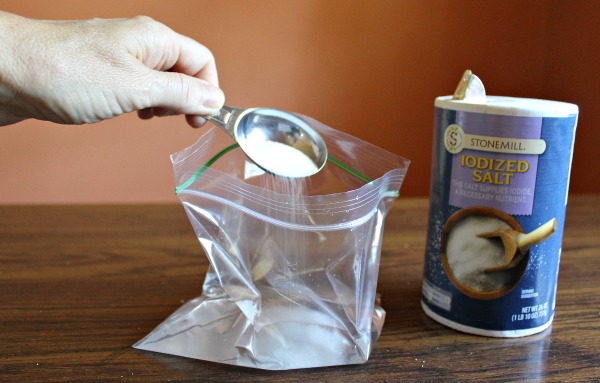 How to make a homemade ice pack using salt