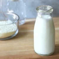 DIY Evaporated Milk - Use this quick hack using powdered milk and water to make your own easy substitute for a can of evaporated milk