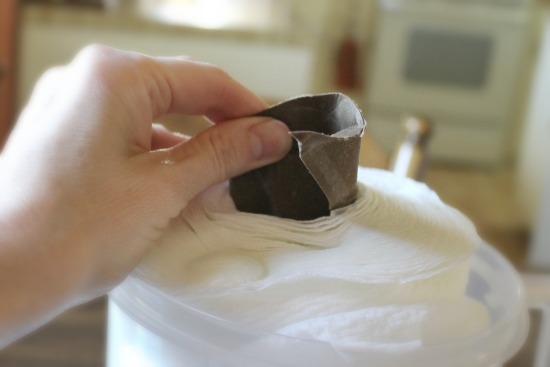 How to make homemade cleaning wipes