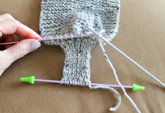 knitting a keyhole scarf