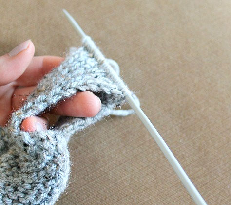 knitting a keyhole scarf