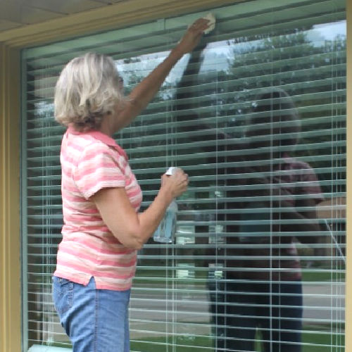 cleaning windows outdoors