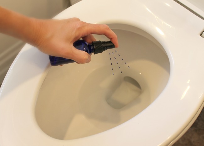 DIY Poo Spray - Make your own homemade version of this "Spray Before You Go" toilet spray