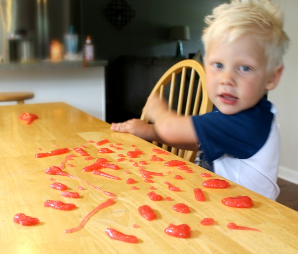 Make your own glitter slime - a fun homemade project using Elmers Glitter Glue