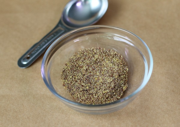 How to use ground flax seed to replace an egg in baking recipes
