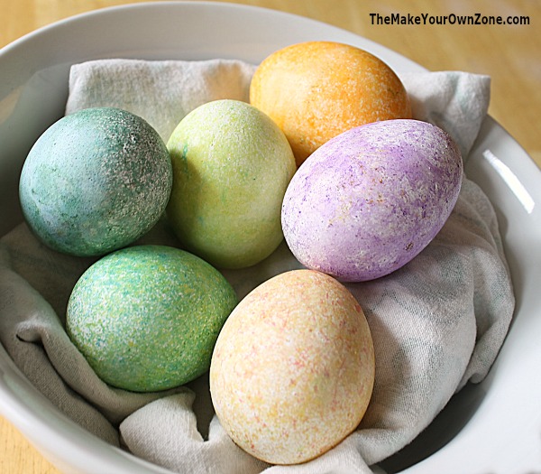 How to make Easter eggs using colored rice