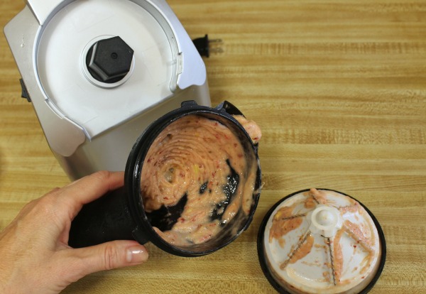 How to use a Yonanas ice cream maker