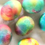 How to make tie dye Eaaster eggs with food coloring and paper toweling