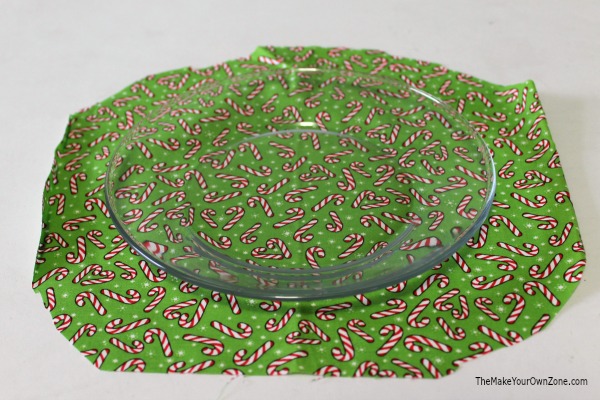 How to decoupage a plate for Christmas